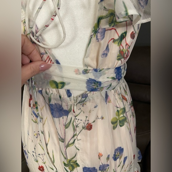 🪻SWEET🌸Never Worn Vici Dena Floral Ruffled Tiered Maxi Dress Sz M Medium - Picture 11 of 15